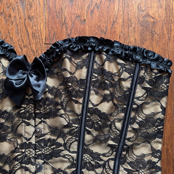 Music Legs Lace Corset & Thong Set | Lingerie Black and Cream | NWOT - Picture 5 of 11